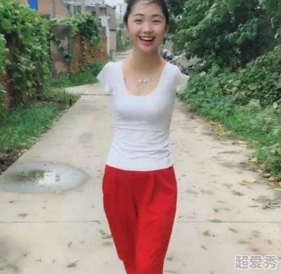 大陆农村丰满妇bbw网友认为这一现象反映了农村女性的生活状态与身体自信，值得关注和讨论社会文化背景