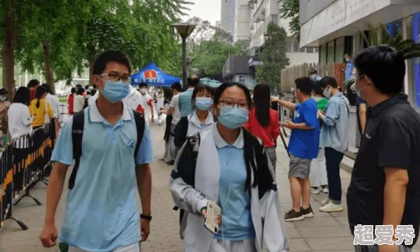 扒开女同学下面的粉嫩校方已介入调查并将严肃处理相关人员